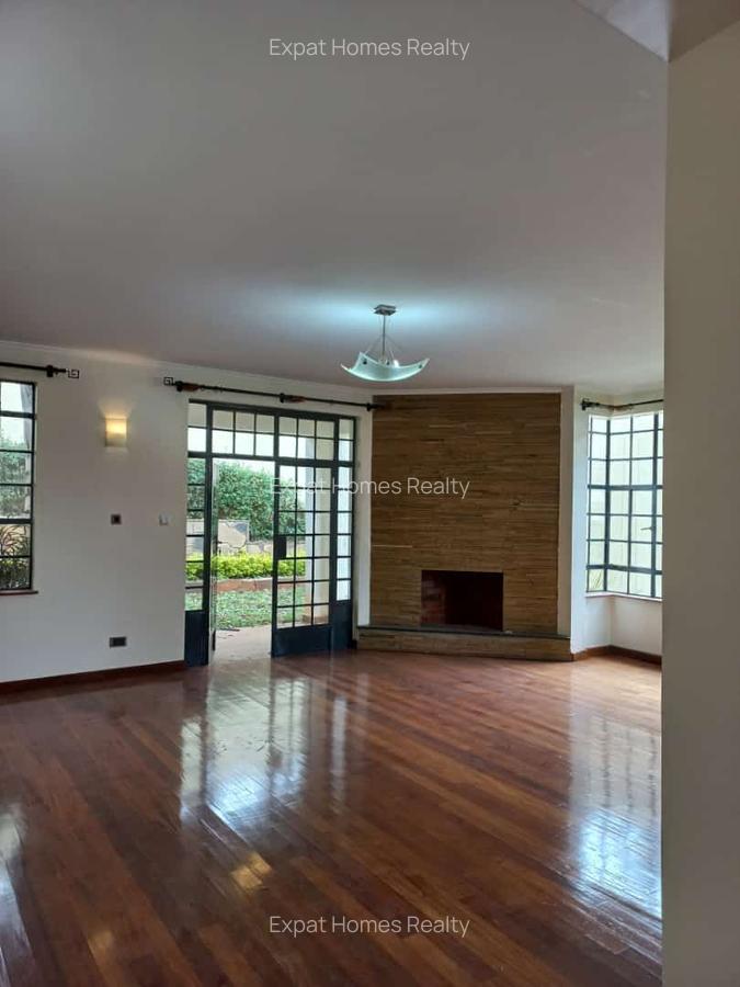 5 Bed Villa with En Suite in Lavington - 3