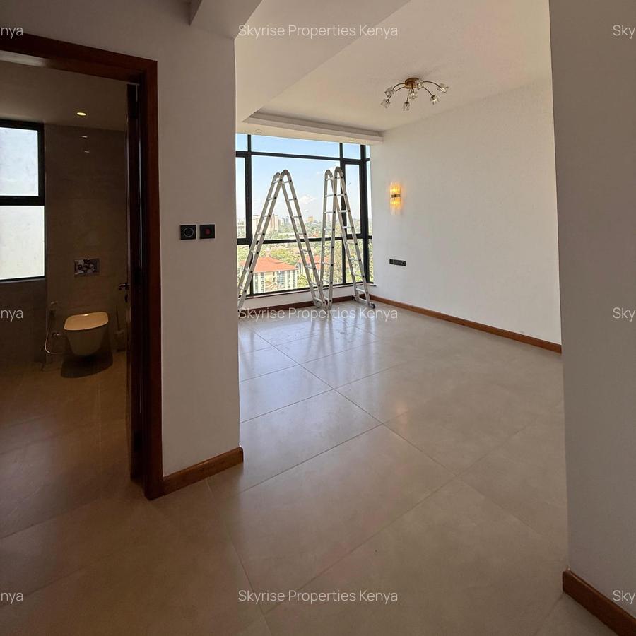 3 Bed Apartment with En Suite at Riverside - 13