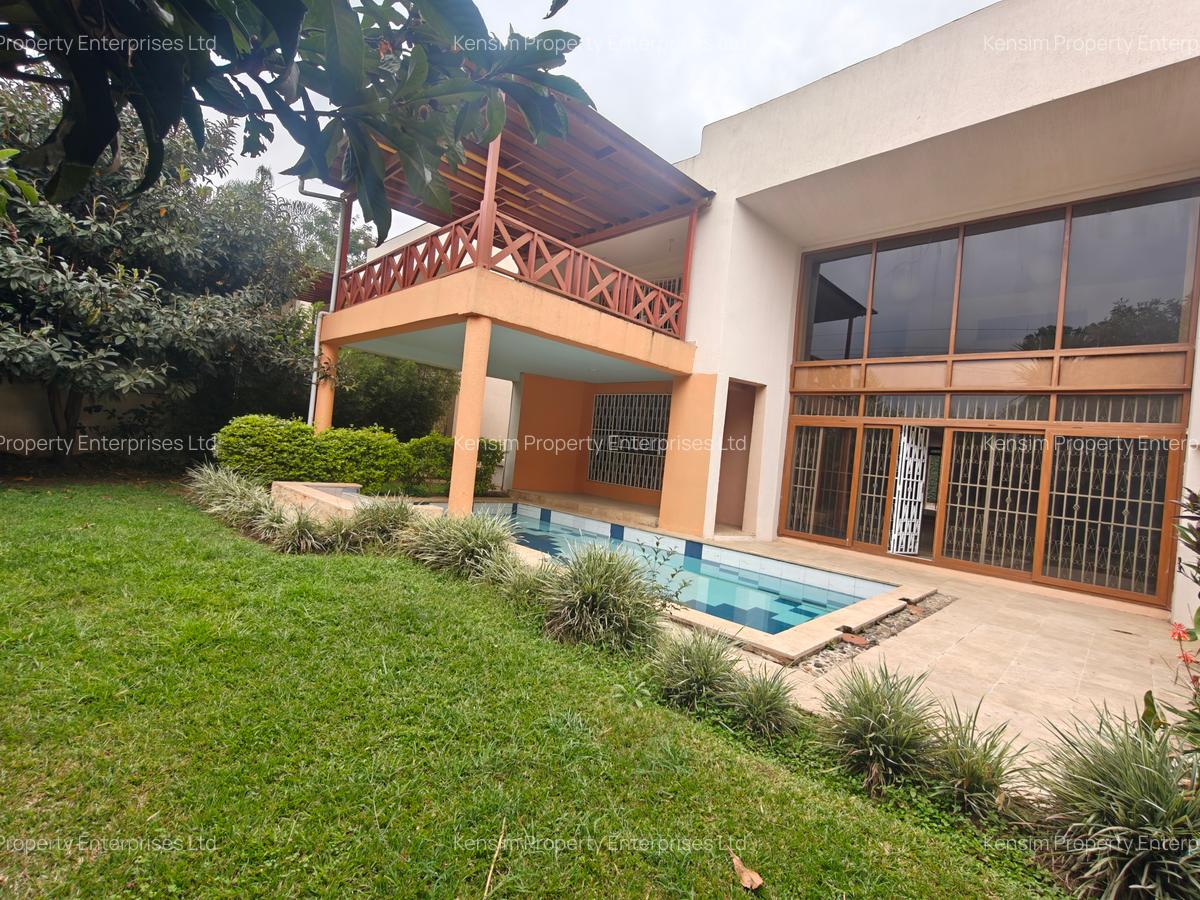 5 Bed Townhouse with En Suite in Lavington - 1