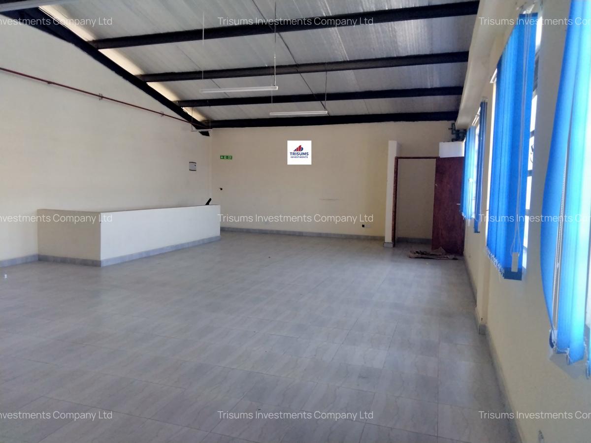 7,450 ft² Warehouse with Fibre Internet in Industrial Area - 9