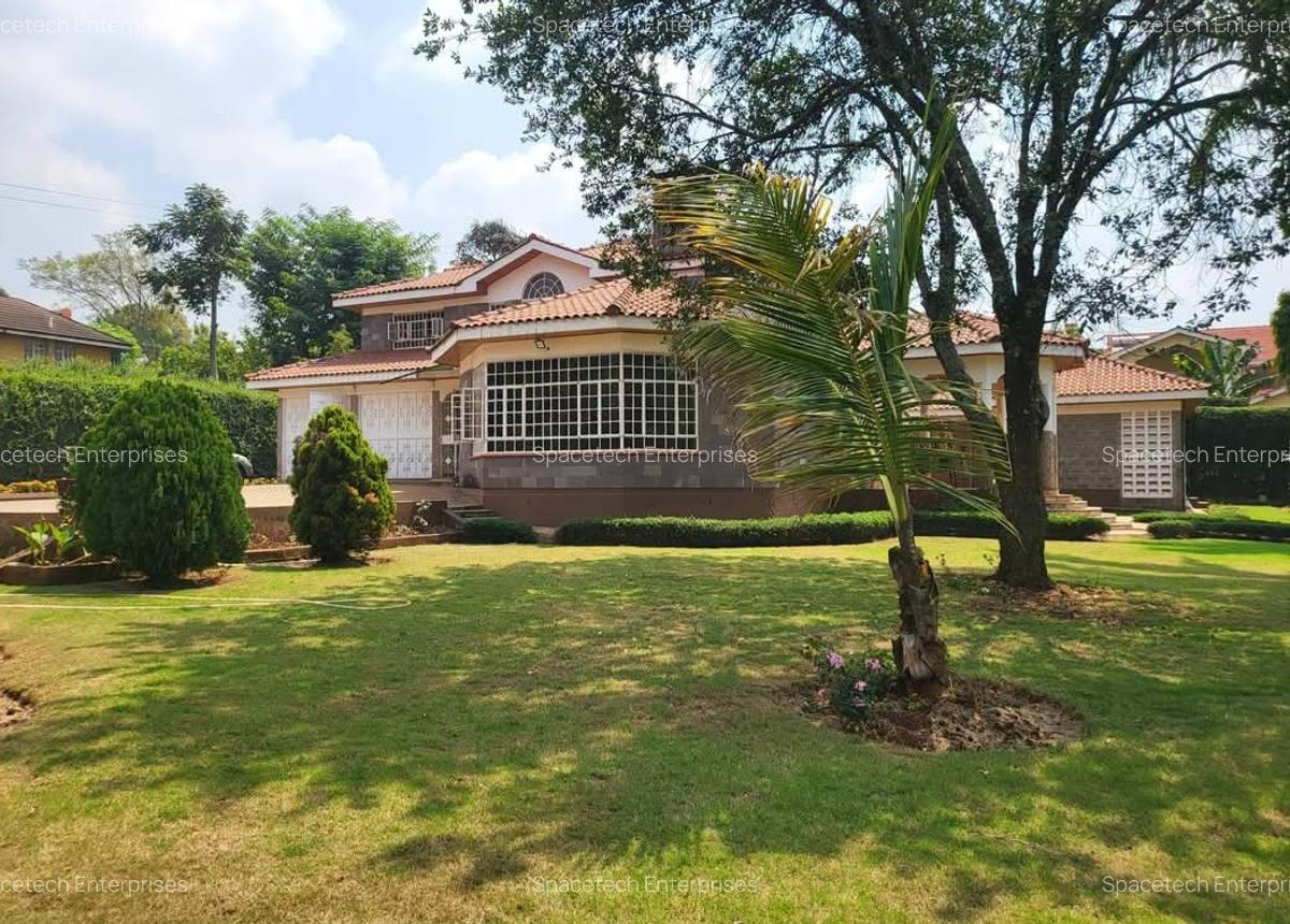 5 Bed House with En Suite in Runda - 1