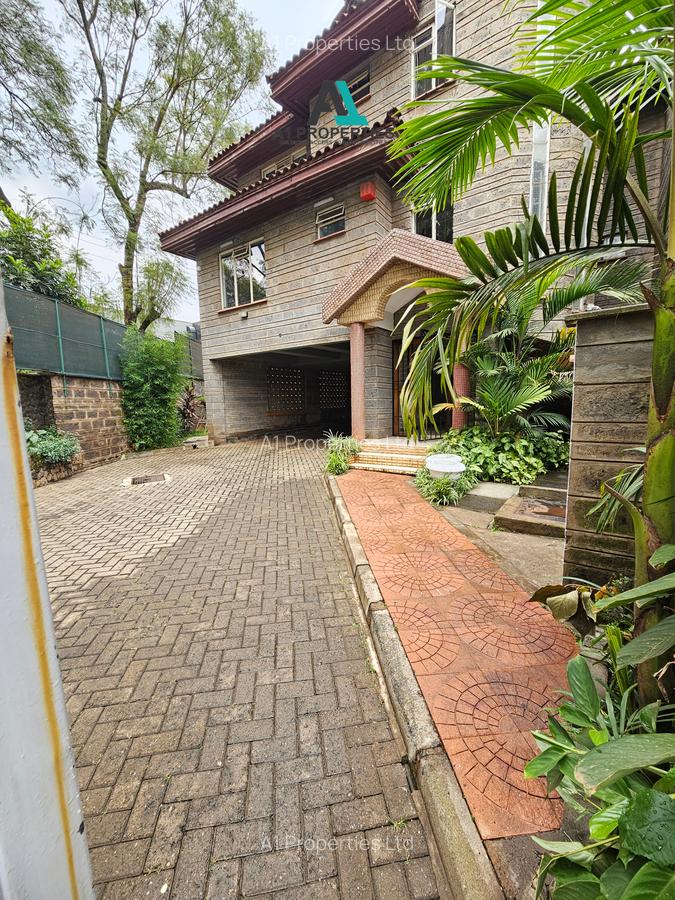 4 Bed Townhouse with En Suite in Lavington - 1