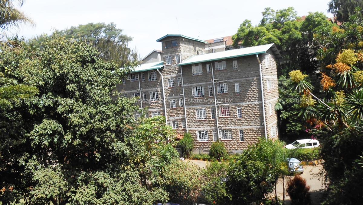 3 Bed Apartment with En Suite in Westlands Area - 10