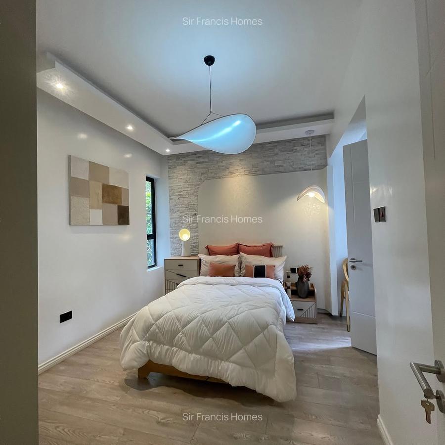 Serviced 3 Bed Apartment with En Suite in Parklands - 8