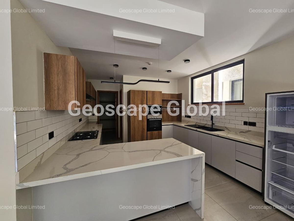 Furnished 4 Bed Apartment with En Suite in Spring Valley - 2