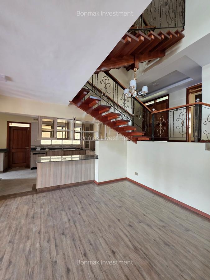 5 Bed Townhouse with En Suite at Lavington Green - 12