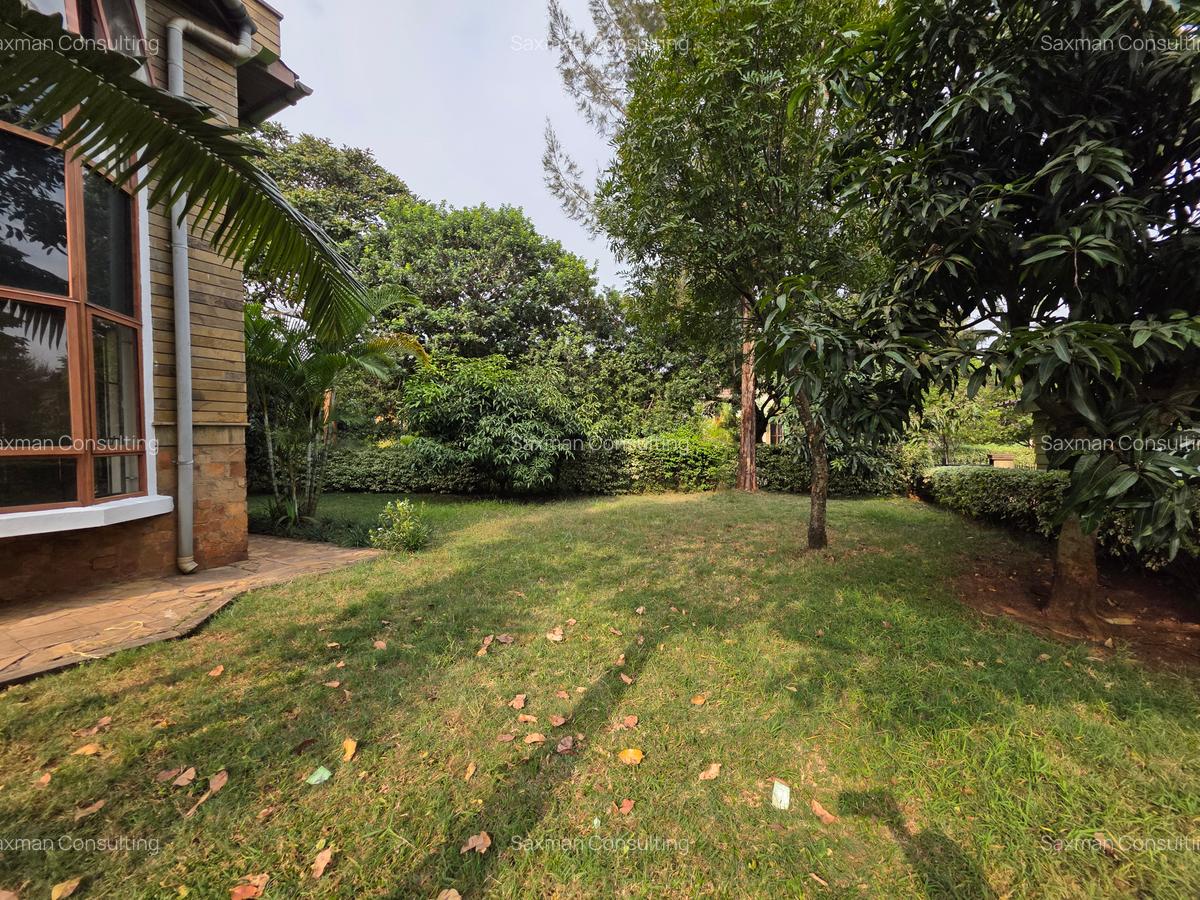 5 Bed House with En Suite in Runda - 20