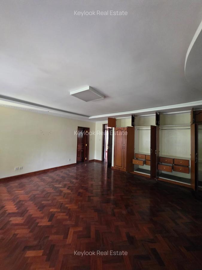 4 Bed Townhouse with En Suite at Lavington - 11