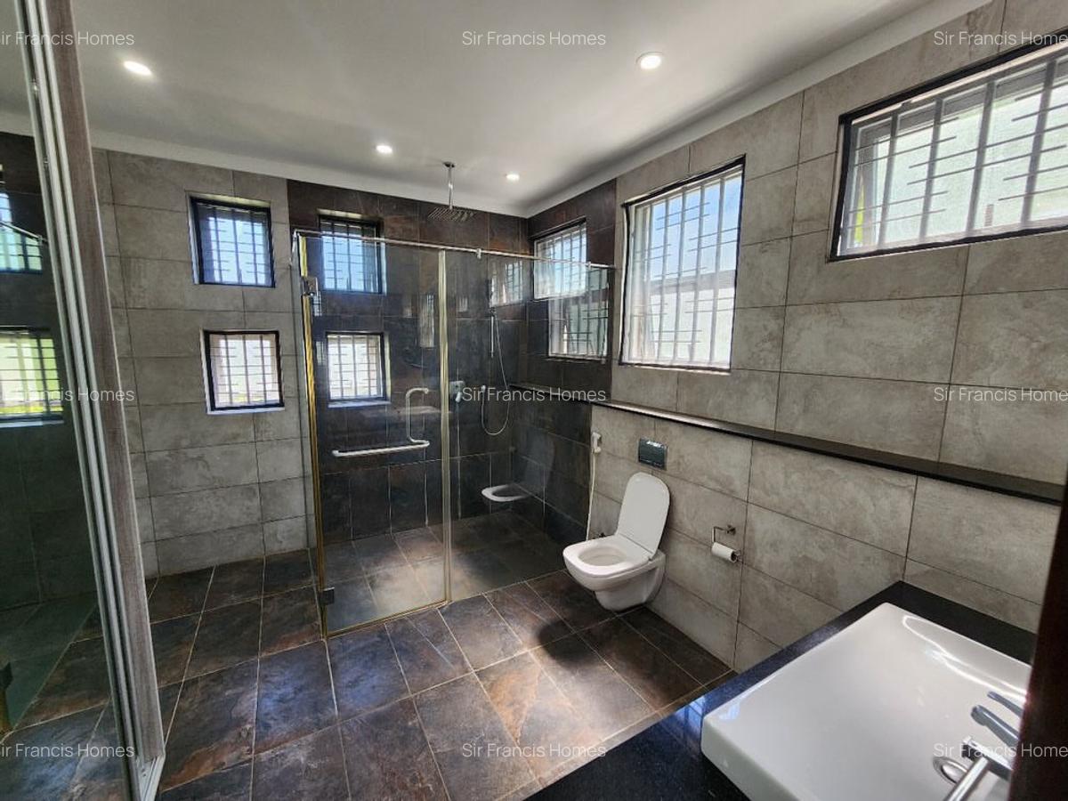 5 Bed Villa with En Suite in Nyali Area - 12