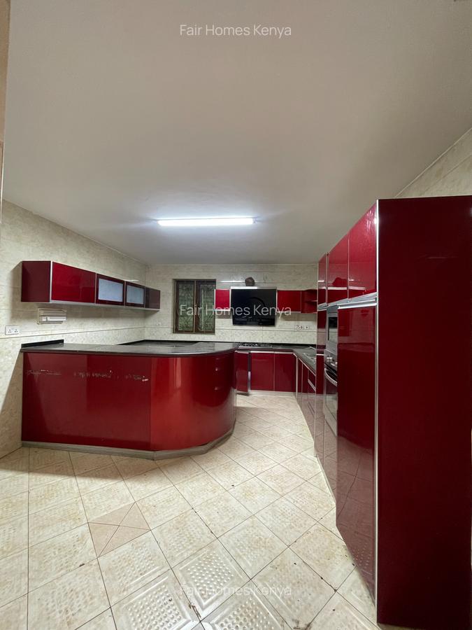 5 Bed Townhouse with En Suite at Othaya Road - 6