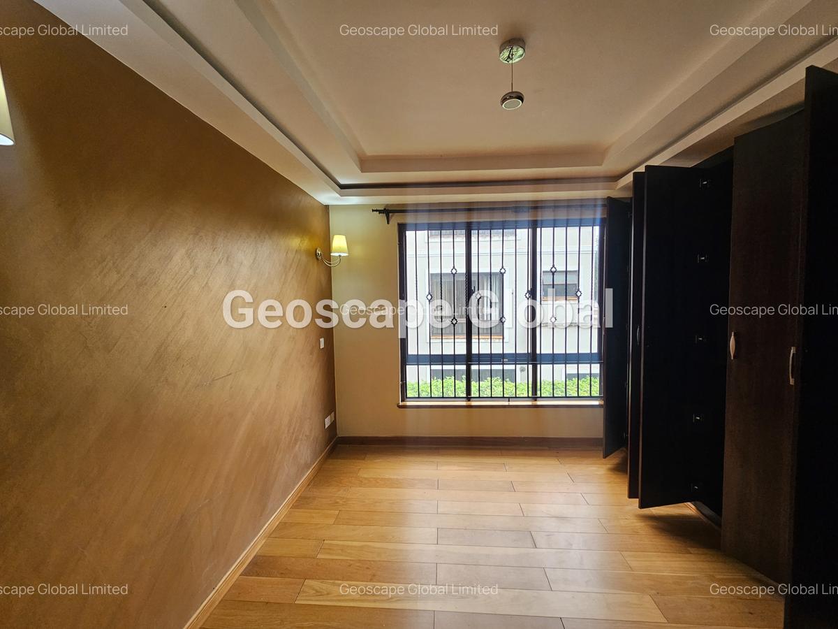5 Bed Townhouse with En Suite in Lavington - 8