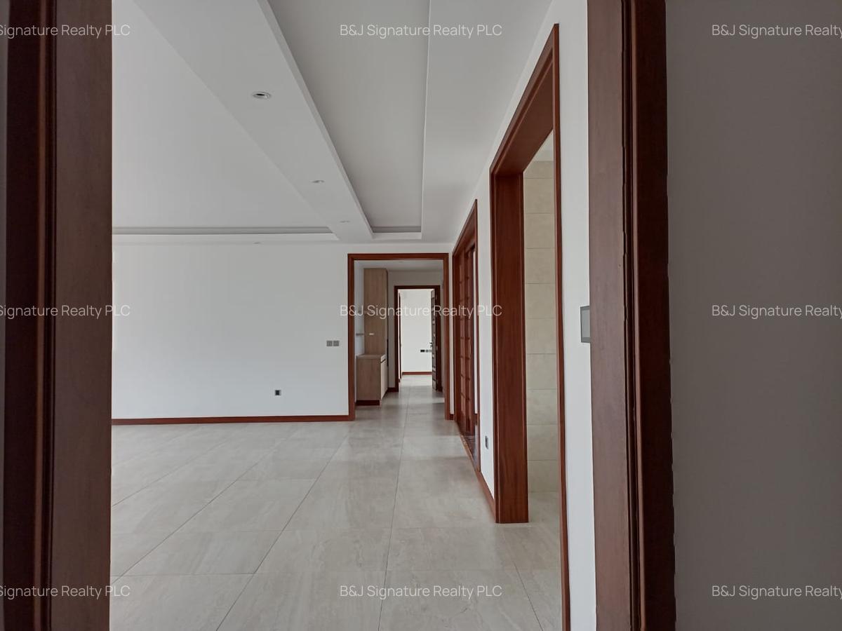4 Bed Apartment with En Suite in General Mathenge - 2