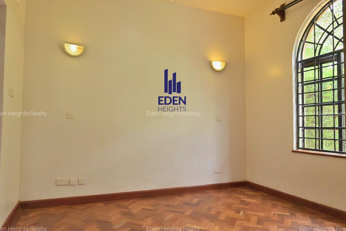 4 Bed Townhouse with En Suite in Kitisuru - 12