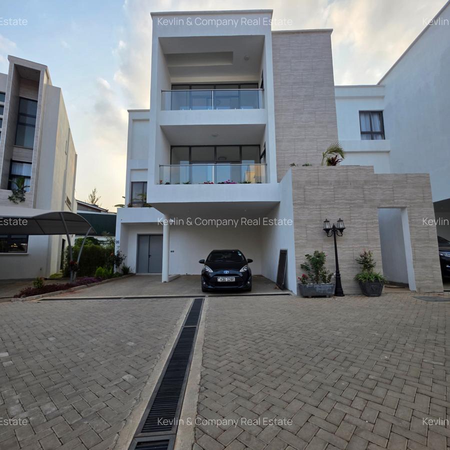 5 Bed Townhouse with En Suite in Lavington - 20