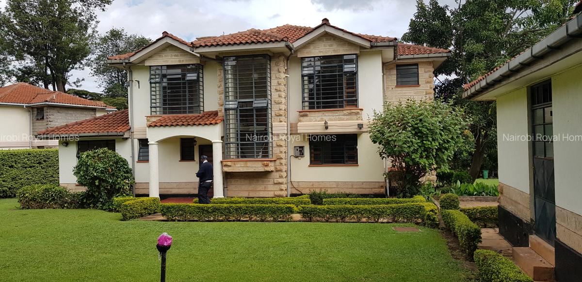 4 Bed House with En Suite at Rosslyn Redhil - 2