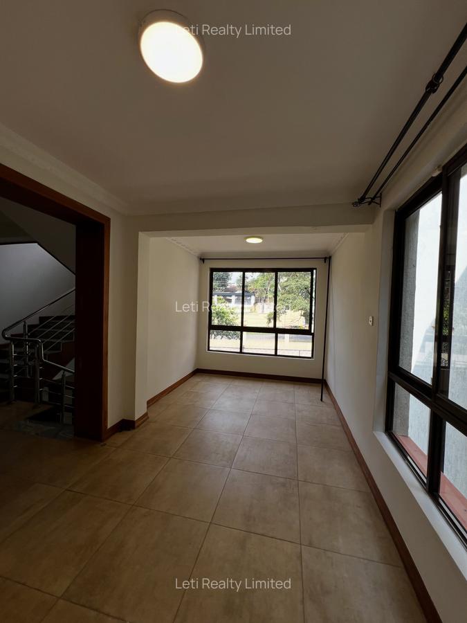 4 Bed Townhouse with En Suite in Lavington - 10