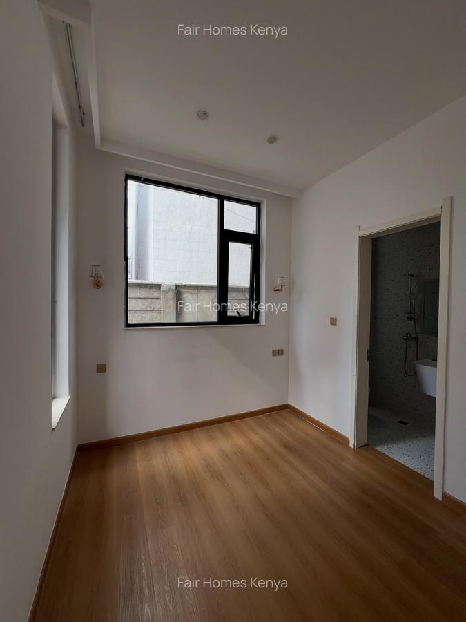 5 Bed Townhouse with En Suite at Lavington Green - 3