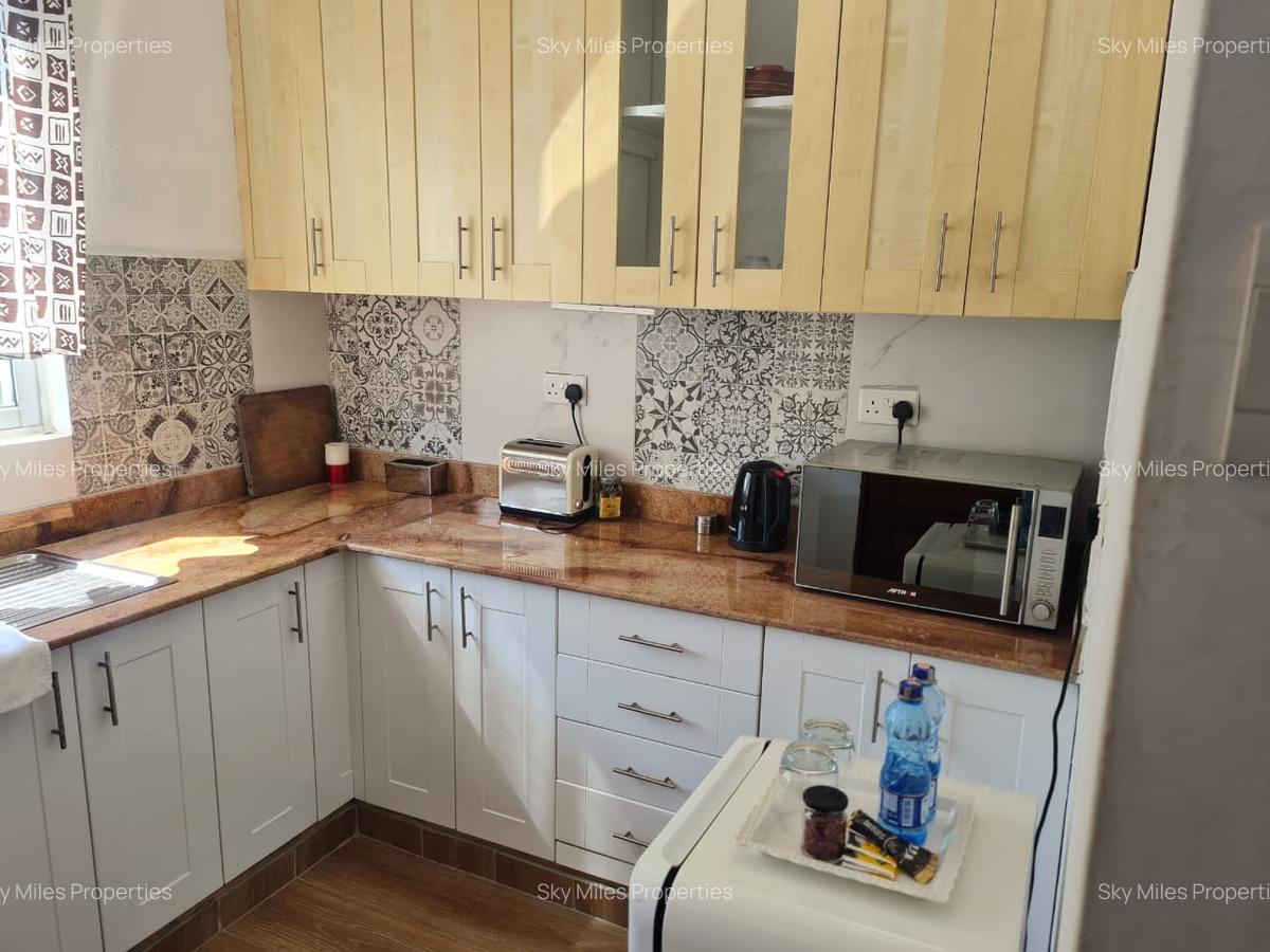 Serviced 8 Bed Apartment with En Suite at Tudor Creek - 12