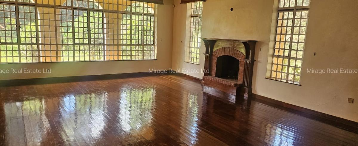 5 Bed House with En Suite in Runda - 10