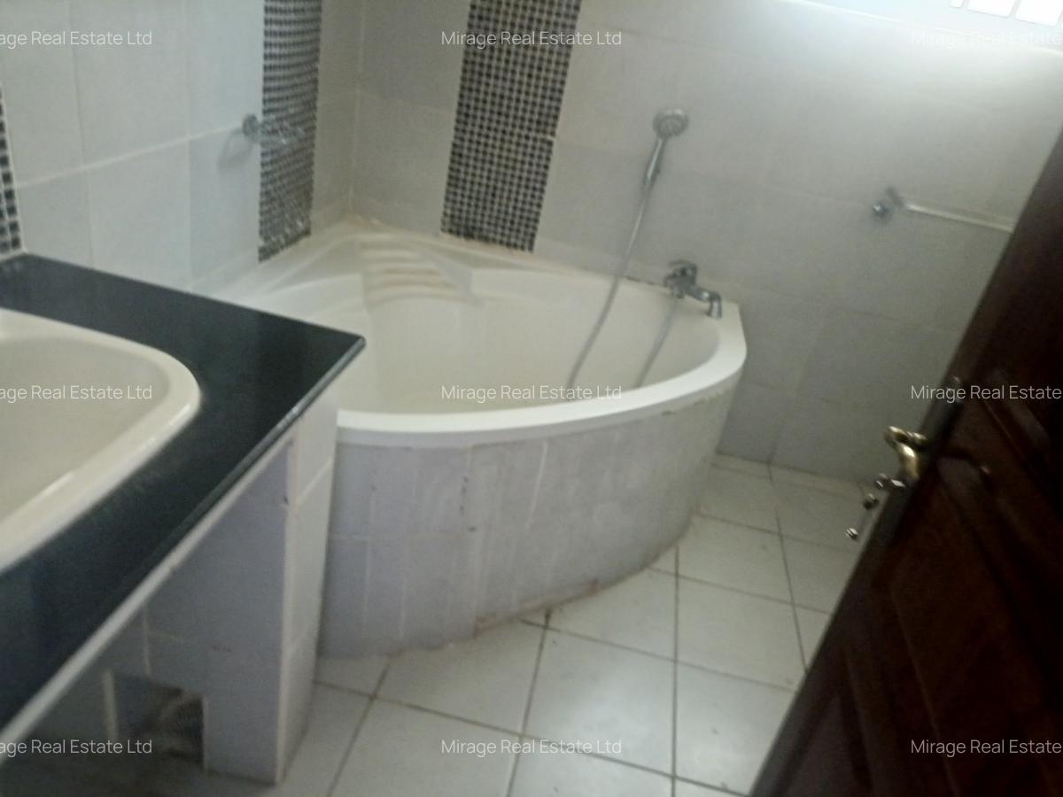 3 Bed Apartment with En Suite in Kilimani - 16