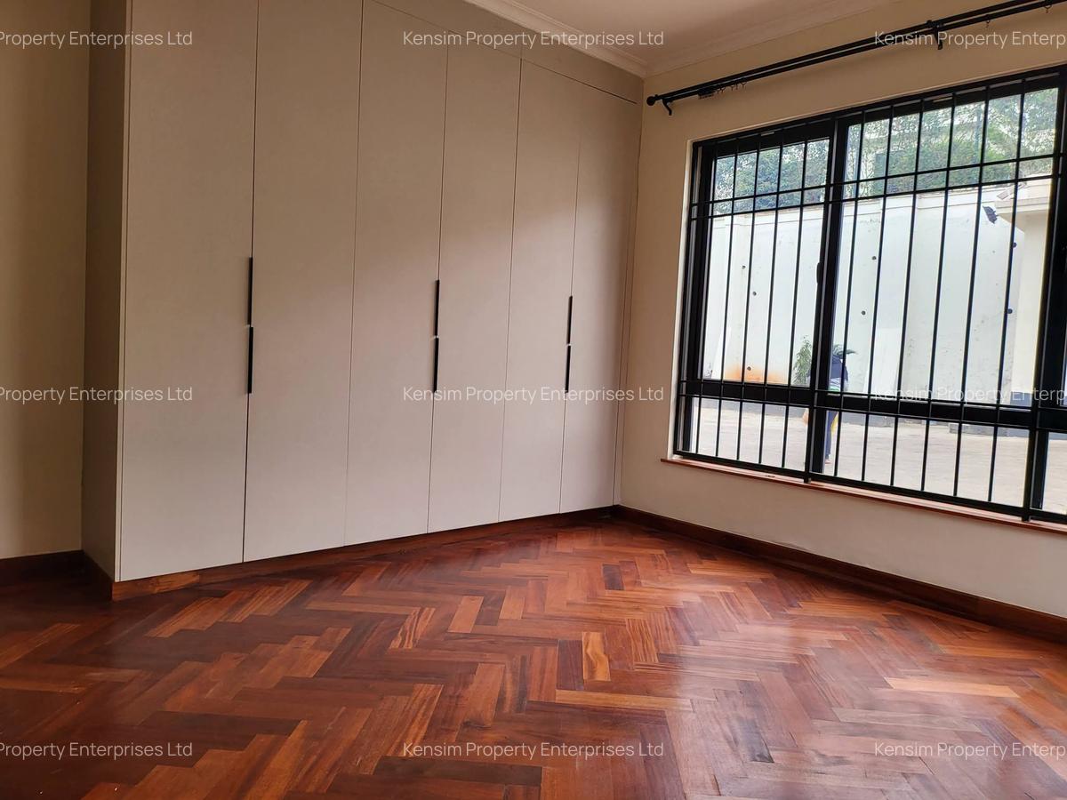 5 Bed Townhouse with En Suite in Kyuna - 13