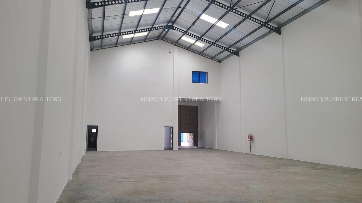 8,005 ft² Warehouse with Fibre Internet in Mlolongo - 8