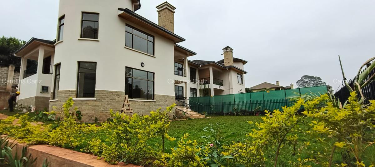 4 Bed House with En Suite at Nyari - 2