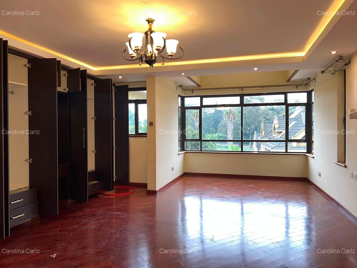 5 Bed Villa with En Suite in Lavington - 3