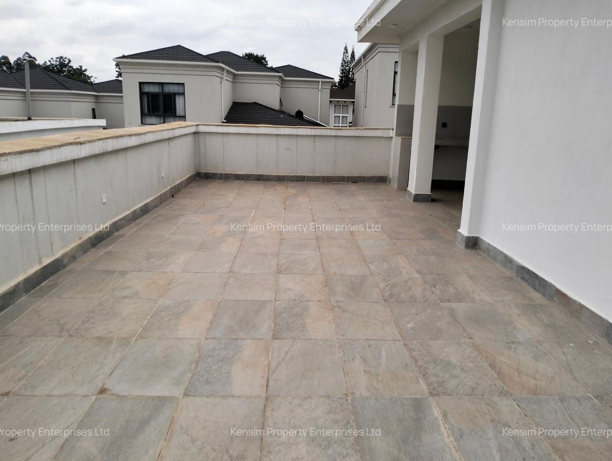 5 Bed Townhouse with En Suite in Lavington - 5