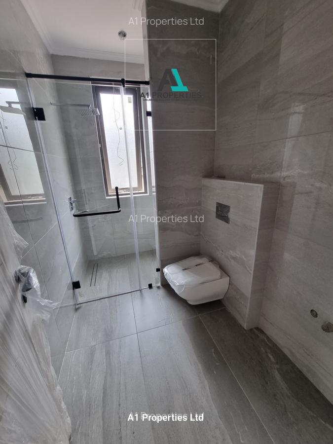 5 Bed Townhouse with En Suite in Karen - 16