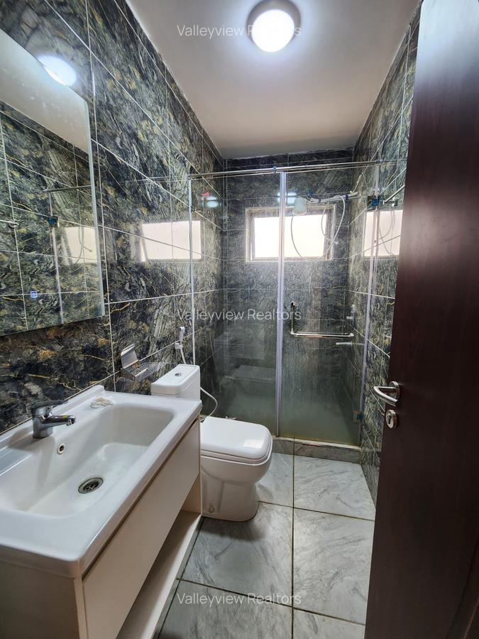 5 Bed Townhouse with En Suite at Lavington - 11