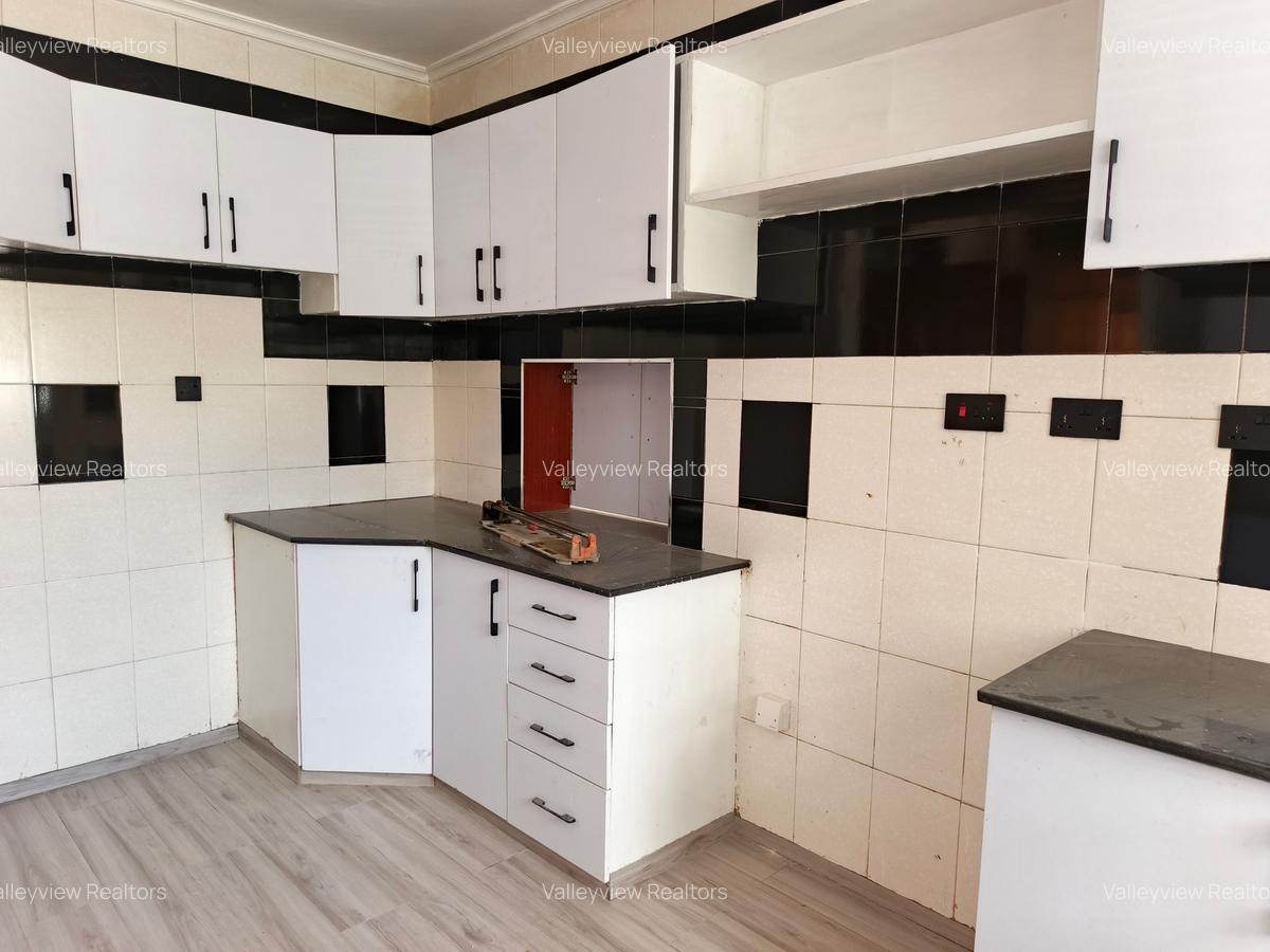 4 Bed Townhouse with En Suite at Lavington - 10