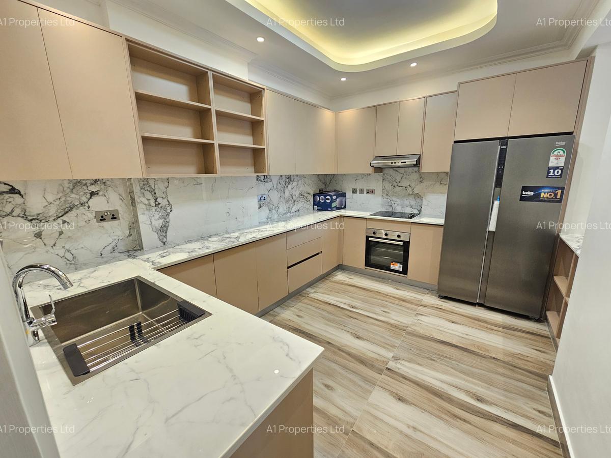2 Bed Apartment with En Suite in Brookside - 8