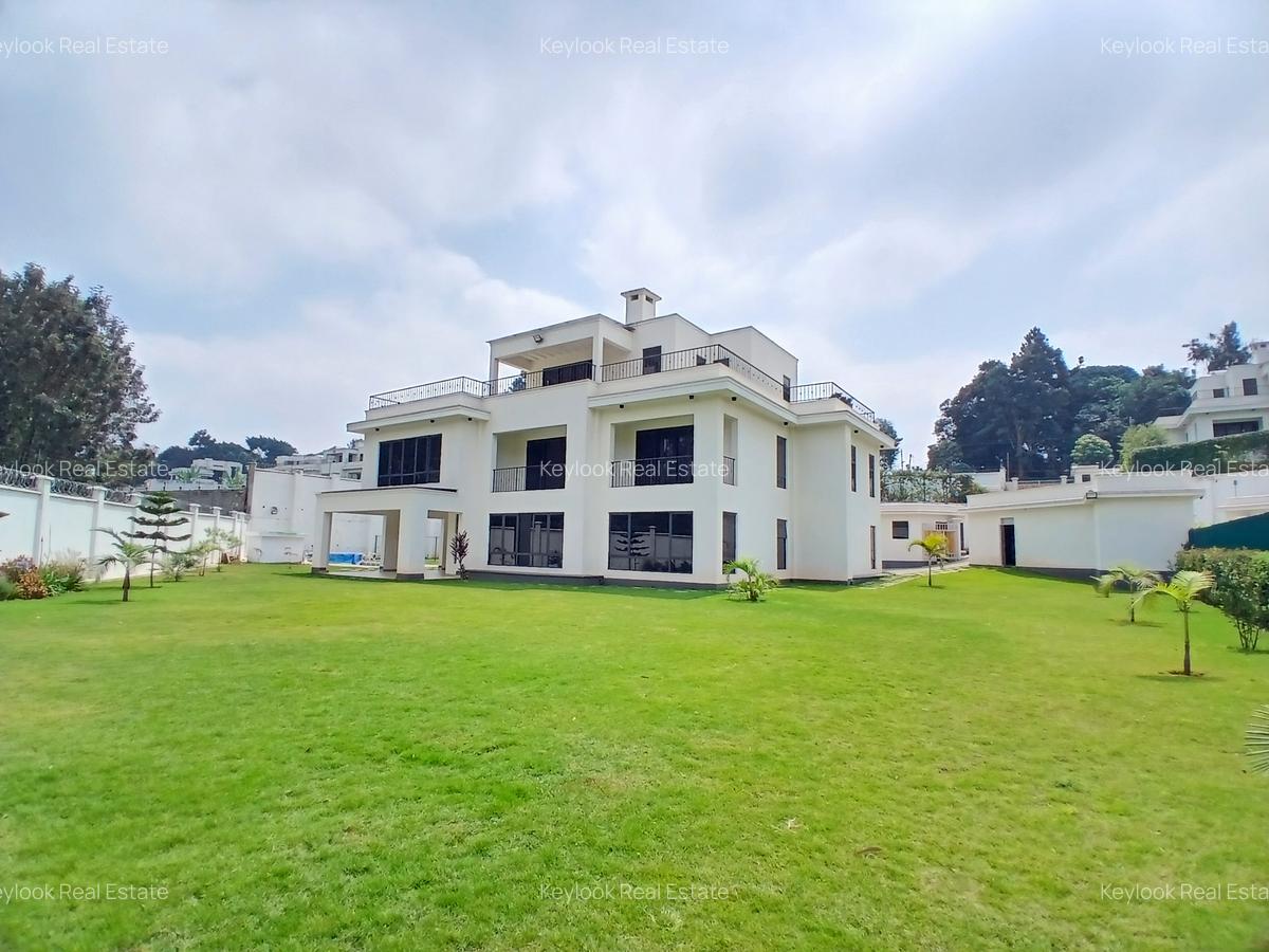 6 Bed Villa with En Suite at Kyuna Road - 7