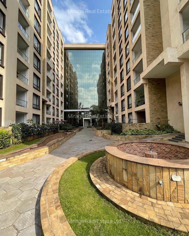 1 Bed Apartment with Swimming Pool in Dennis Pritt - 1