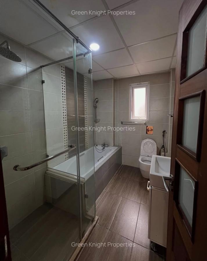 5 Bed Townhouse with En Suite in Lavington - 4