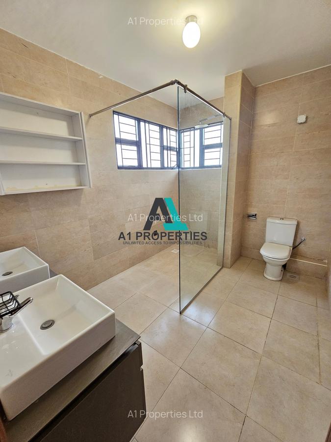 5 Bed Townhouse with En Suite in Lavington - 8