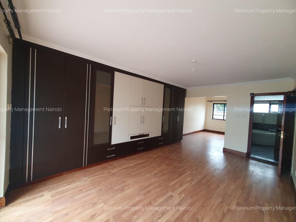 4 Bed House with En Suite at Grevillea Grove - 17