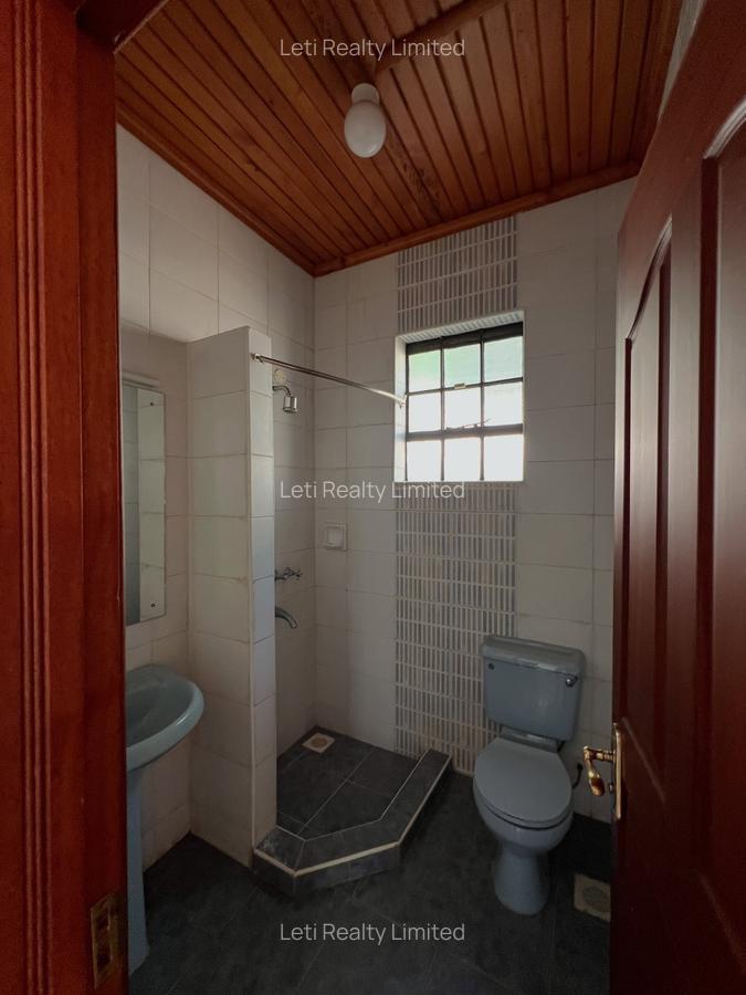 5 Bed Townhouse with En Suite in Lavington - 6