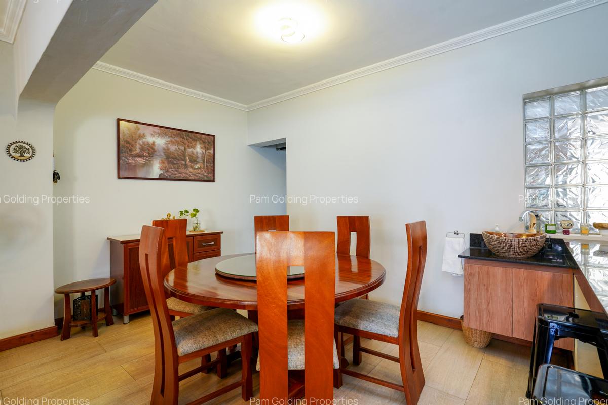 5 Bed Townhouse with En Suite at Muhoho Avenue - 3