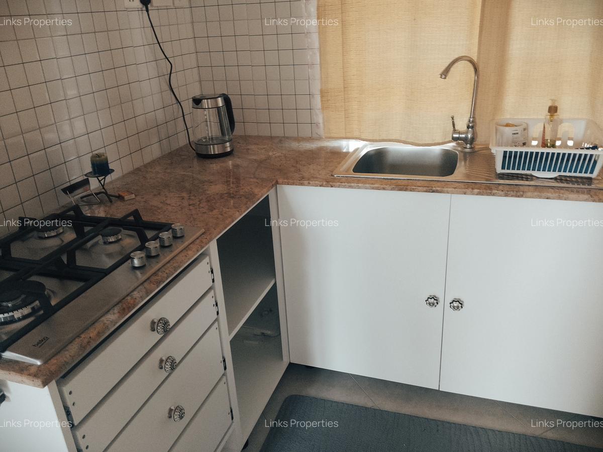 1 Bed House with En Suite at Karen - 9