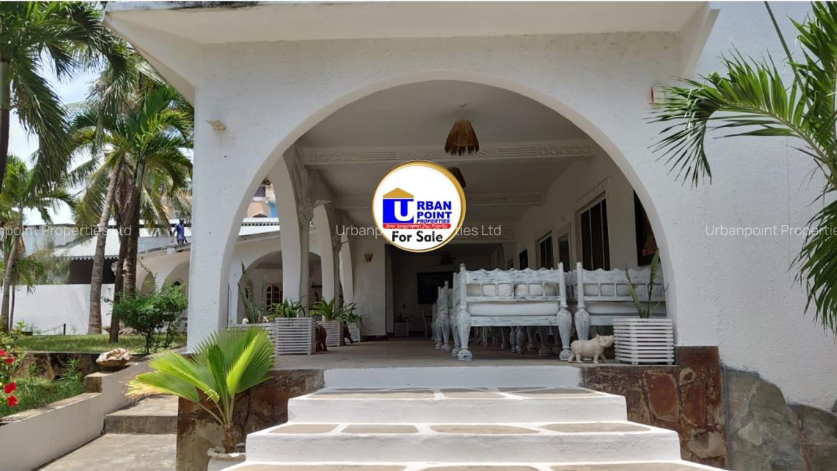 8 Bed House with En Suite in Watamu - 10