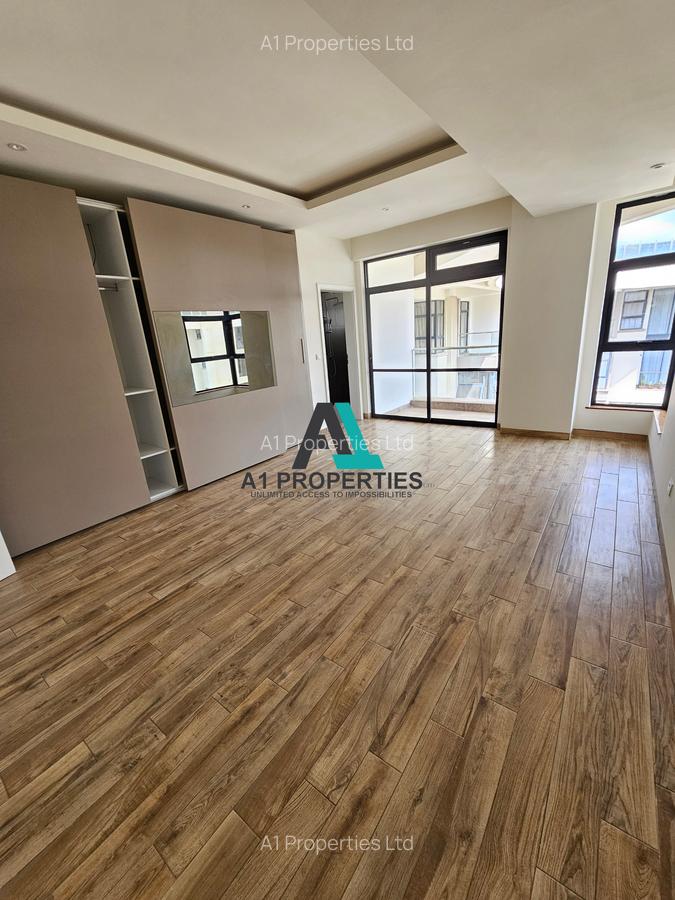 4 Bed Apartment with En Suite in Riverside - 7