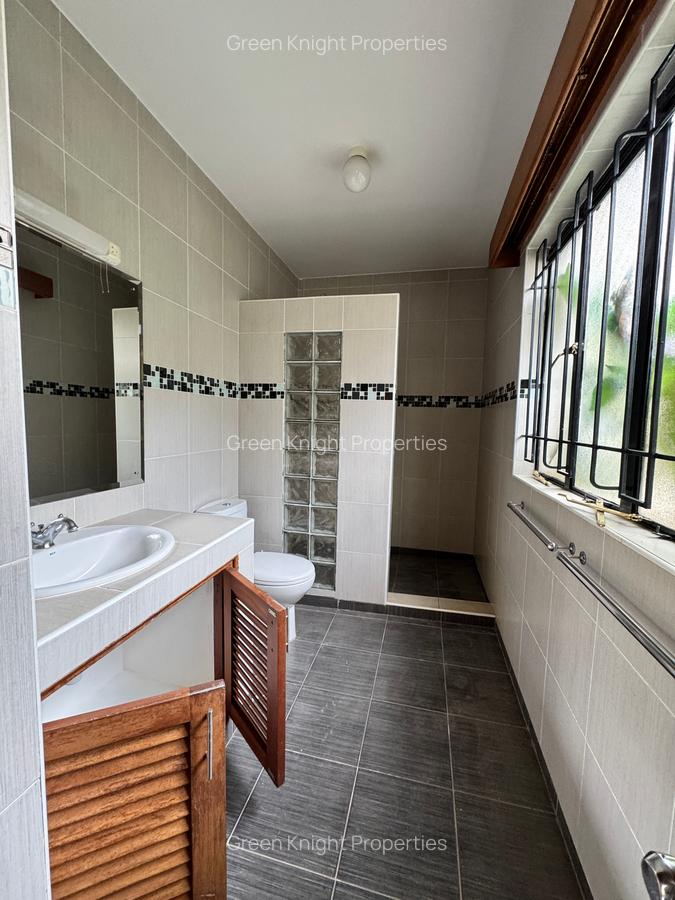 Serviced 4 Bed Apartment with En Suite in Lavington - 10