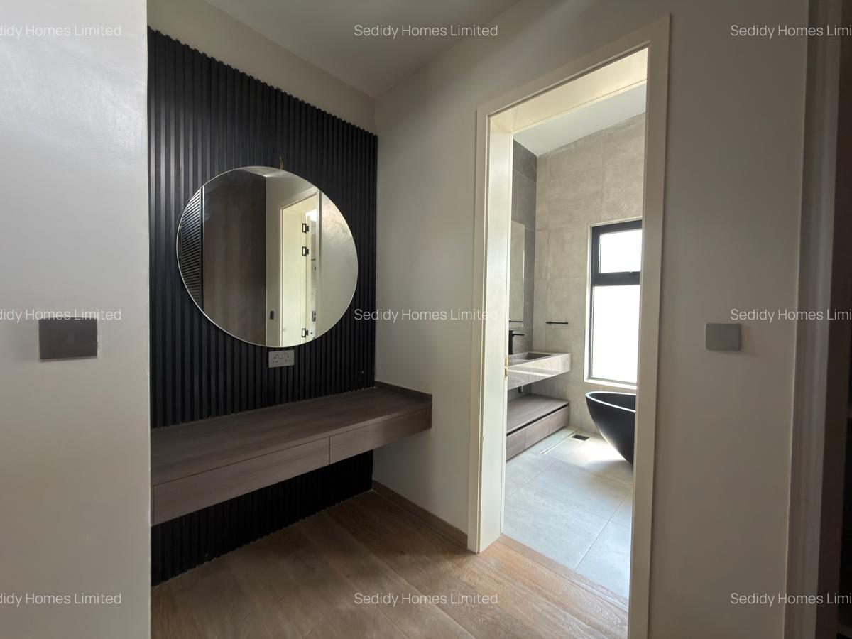 5 Bed Townhouse with En Suite in Runda - 16