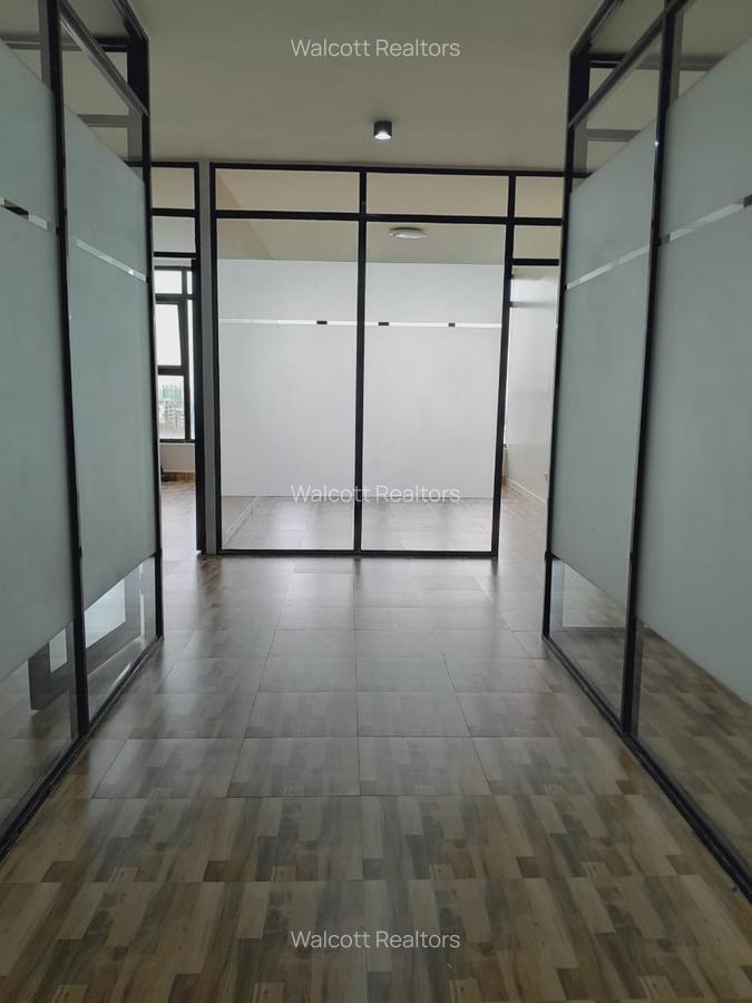 200 ft² Office with Service Charge Included at Adams Arcade - 6