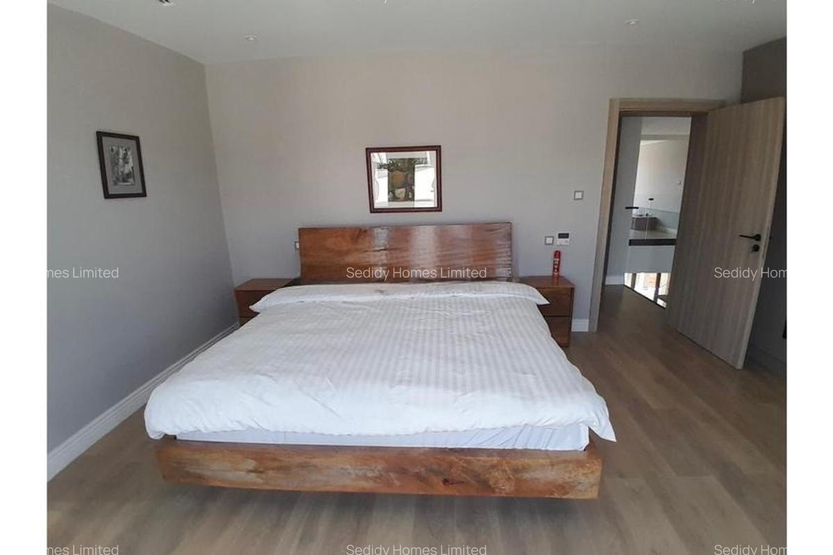 5 Bed Villa with En Suite in Runda - 17