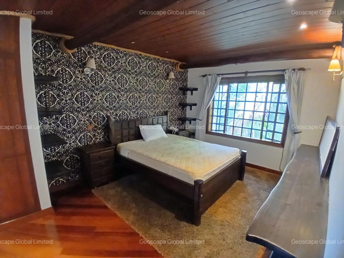 5 Bed House with En Suite in Runda - 8