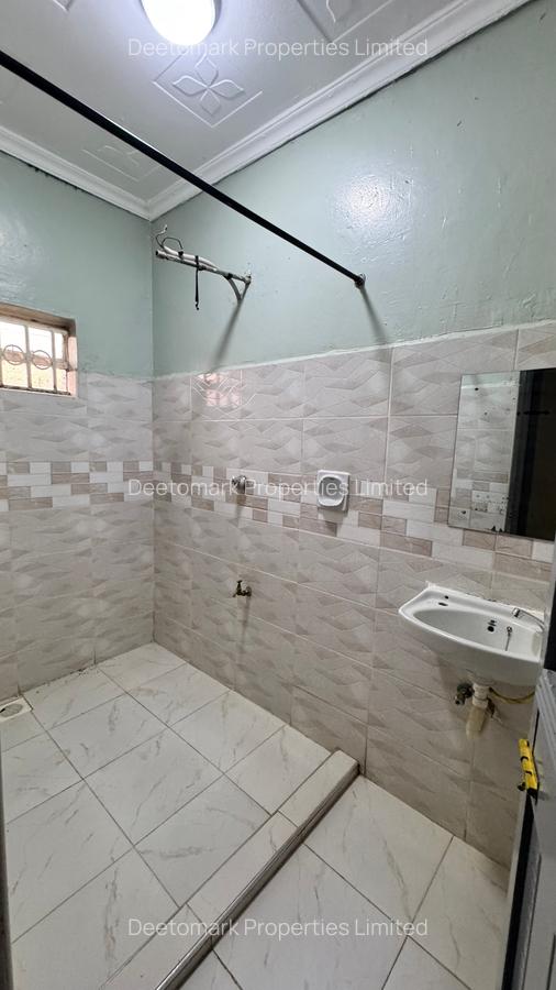 4 Bed House with En Suite at Karen End - 19