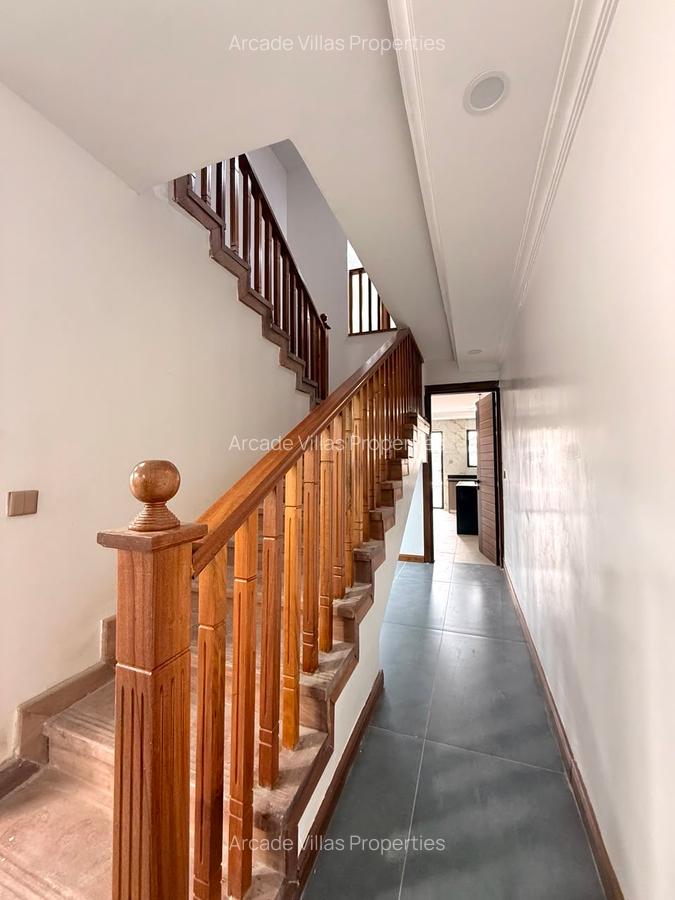 5 Bed Apartment with En Suite in Kilimani - 4
